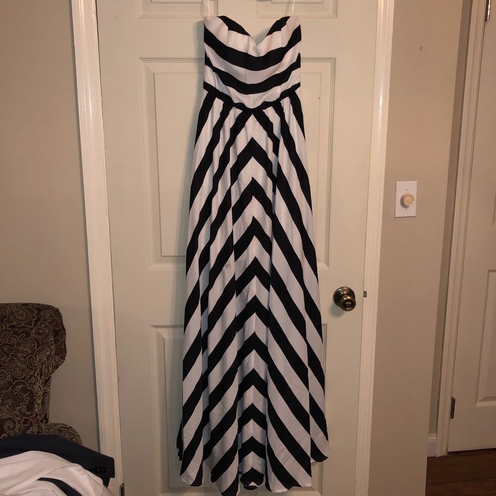 BRAND new Strapless dress